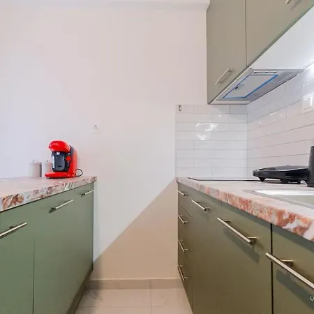 Theofilos Urban Apartment, Close To Center 아파트